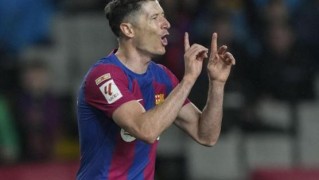 莱万好可怜，首个帽子后未被宣留队