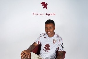 九游体育入口-租借+有条件买断！官方：都灵引进恩波利23岁英格兰中场安乔林